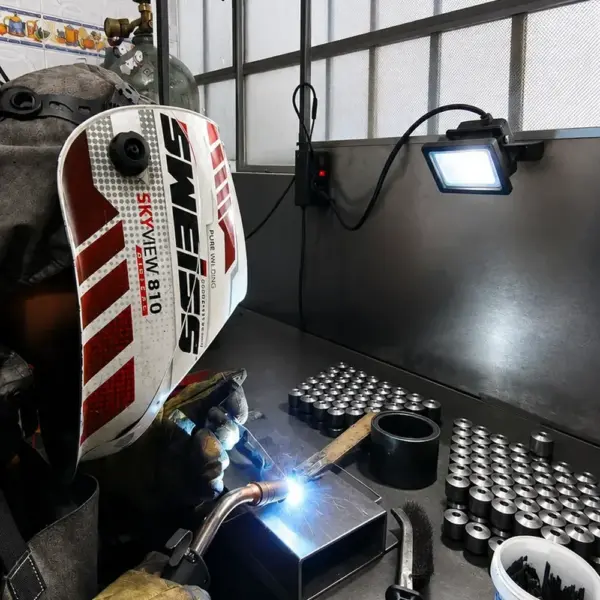 Proceso de soldadura MIG TIG en planta metalmecánica